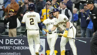 Milwaukee hace historia: Un arranque de época que evoca a la "Maquinaria Roja" Milwaukee hace historia: Un arranque de época que evoca a la "Maquinaria Roja"