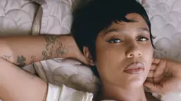 Mira las controversiales fotos de Tokischa semidesnuda en una iglesia