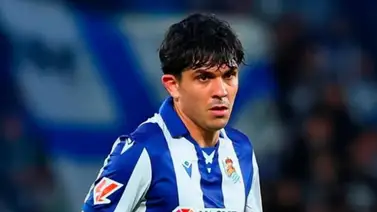Jon Aramburu se consolida en el XI titular de la Real Sociedad Jon Aramburu se consolida en el XI titular de la Real Sociedad