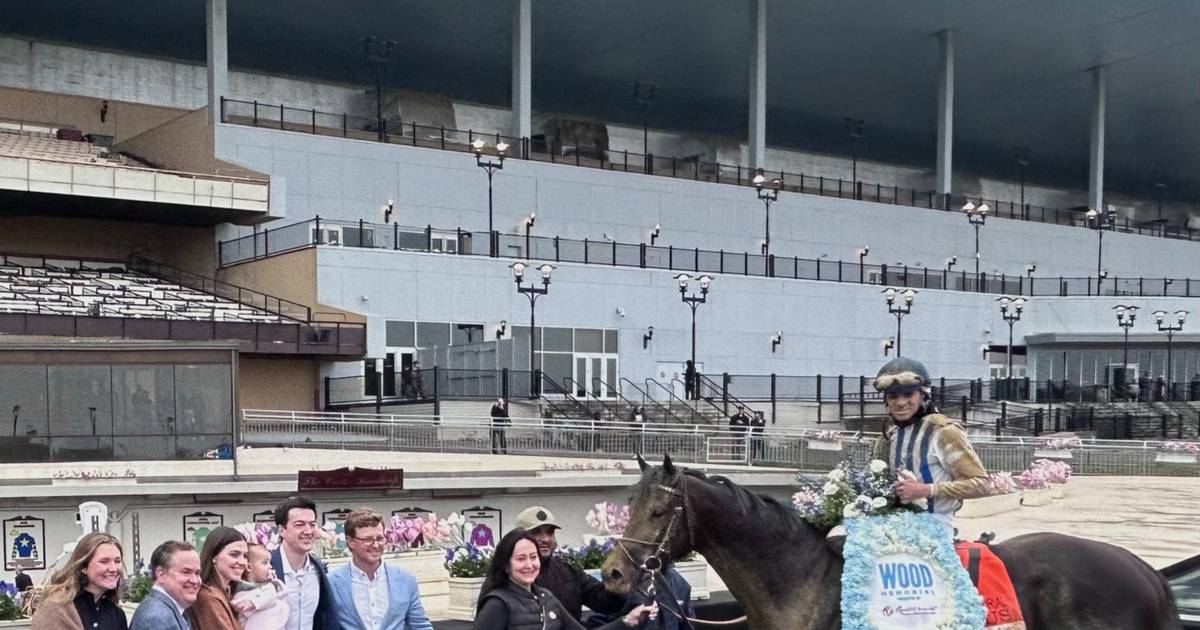 ALBUS GANA WOOD MEMORIAL STAKES (G2) CAMINO AL KENTUCKY DERBY