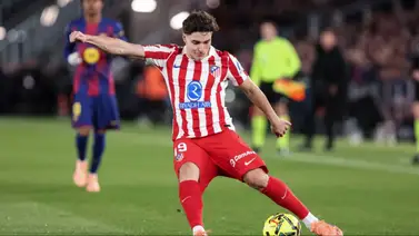 Champions League: Julián Álvarez firmó este golazo de tiro libre ante Barcelona Champions League: Julián Álvarez firmó este golazo de tiro libre ante Barcelona