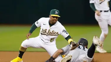 Los bates de los Yankees se apagan ante Oakland en una derrota ajustada Los bates de los Yankees se apagan ante Oakland en una derrota ajustada