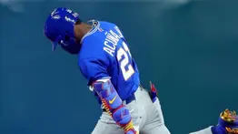Fanática de Ronald Acuña Jr. se emociona al verlo durante la final del Clásico Mundial