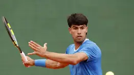Carlos Alcaraz alcanza los 300 triunfos y vuela hacia las semifinales en Montecarlo