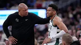 Fin de una era decepcionante: Doc Rivers deja el banquillo de los Bucks