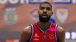 El Acorazado recupera su potencia: Wesley Saunders regresa a Marinos 