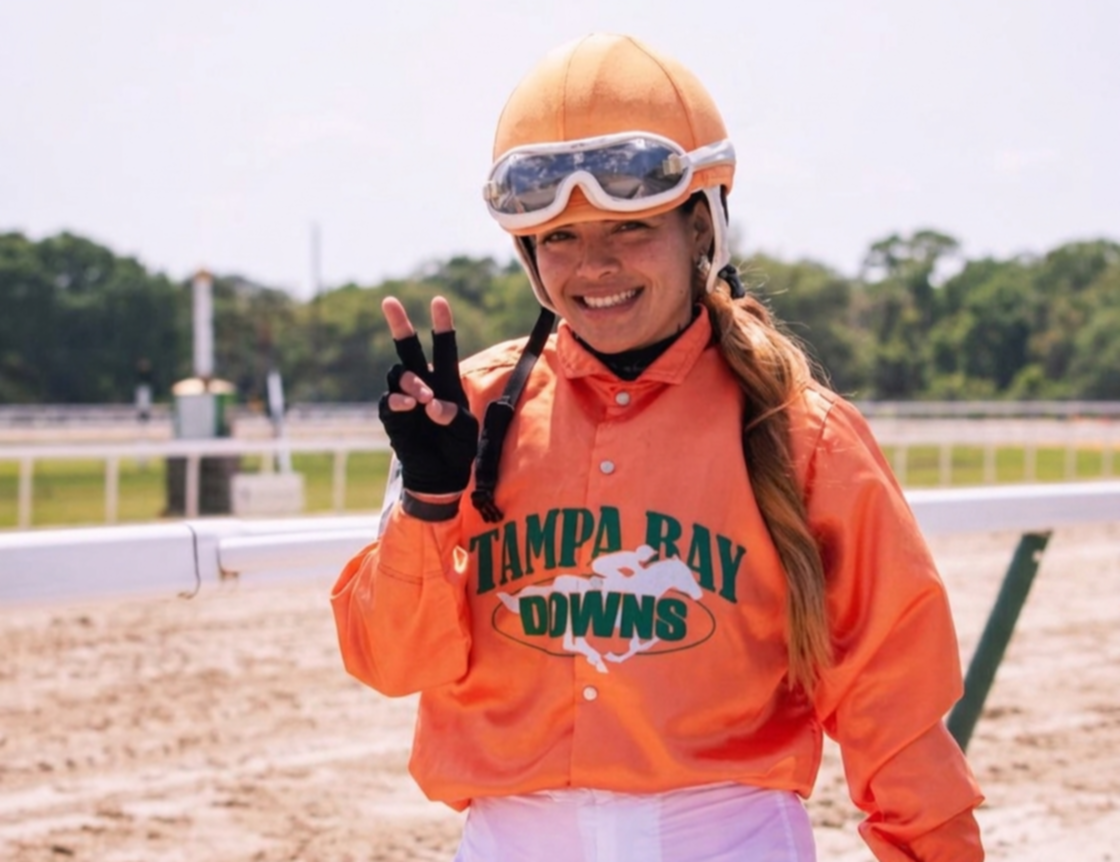 JINETE VENEZOLANA IGUALA MARCA ÉLITE EN EE.UU.