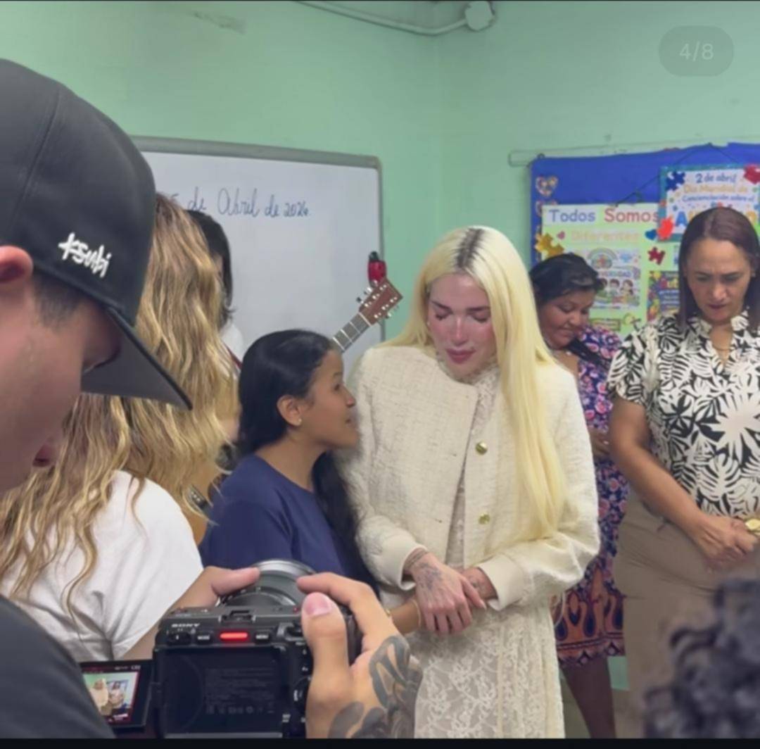 Elena Rose reparte alegría y esperanza a niños con discapacidad en Panamá Elena Rose reparte alegría y esperanza a niños con discapacidad en Panamá