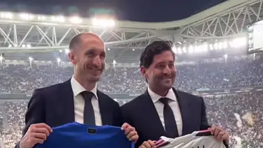 Francisco Cervelli asiste al juego de la Juventus y es recibido por Giorgio Chiellini Francisco Cervelli asiste al juego de la Juventus y es recibido por Giorgio Chiellini