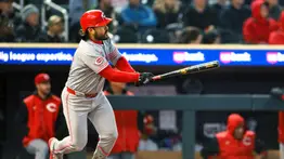 Revés para los Rojos: Eugenio Suárez queda fuera de acción temporalmente