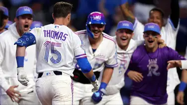 Kansas City hace historia: La potencia en extra innings que rompe los récords de la MLB Kansas City hace historia: La potencia en extra innings que rompe los récords de la MLB