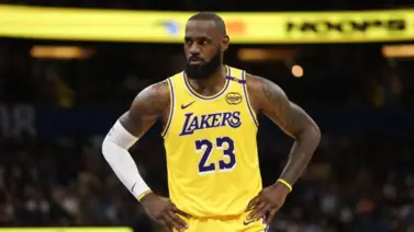 LeBron James ya comienza abrir la puerta del retiro LeBron James ya comienza abrir la puerta del retiro