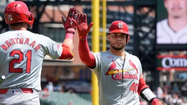 MLB: ¡Sigue encendido! Willson Contreras iguala a su hermano con kilométrico cuadrangular (+Video)
