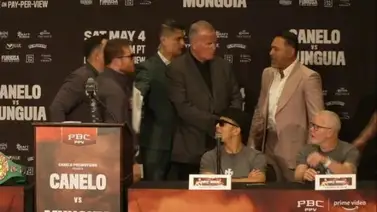 ¡Escándalo! Canelo Álvarez y Óscar de la Hoya cerca de comenzar una trifulca ¡Escándalo! Canelo Álvarez y Óscar de la Hoya cerca de comenzar una trifulca