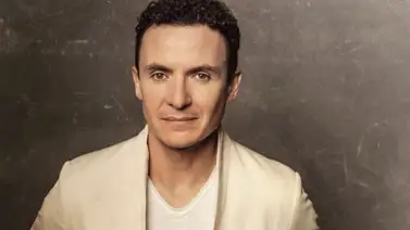 Fonseca hace un viaje a sus raíces con su nuevo álbum "Tropicalia" Fonseca hace un viaje a sus raíces con su nuevo álbum "Tropicalia"