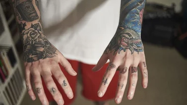 Tatuajes en las Manos: Más que una marca, una declaración de identidad