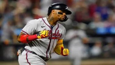 MLB: ¡Hace frío en Los Ángeles! Ronald Acuña le da en la cara y la desaparece ante Dodgers (+video)