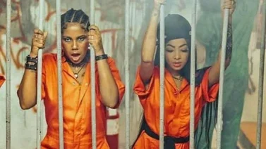 Mira el tremendo "Latazo" que se dieron Yailin "La Más Viral" y Tokischa en un concierto (+Video)