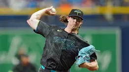 MLB: ¡Terrible! Lanzador de los Rays sale del partido tras fuerte pelotazo en su pierna (+Video)