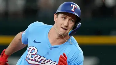 MLB: Rangers pierden a su novato sensación por lesión en la corva MLB: Rangers pierden a su novato sensación por lesión en la corva