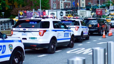 ¡No te dejes engañar! Conoce las cosas que no puede hacer un policía en Estados Unidos