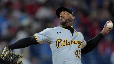 MLB: ¡insólito! Le cortaron las uñas a Aroldis Chapman mientras lanzaba (+Video)
