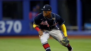 MLB: ¡Qué atrapada! Mira esta joya en los jardines protagonizada por Ronald Acuña (+video)
