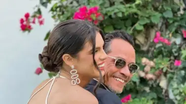 ¡Muchacho! Marc Anthony se pone erótico y le sampa tremendo "latazo" a Nadia Ferreira en público ¡Muchacho! Marc Anthony se pone erótico y le sampa tremendo "latazo" a Nadia Ferreira en público