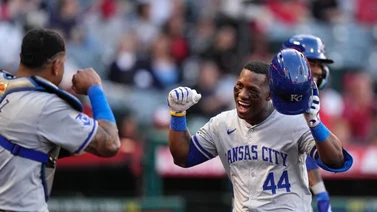 MLB: ¡Voló! El cubano Dairon Blanco llega a primera base en tiempo récord (+Video)