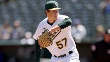 Novato lanzallamas de los Atléticos de Oakland atrae ofertas de cambio en MLB