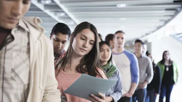 ¿Cómo obtener un permiso de trabajo si soy ilegal? Aquí te lo contamos