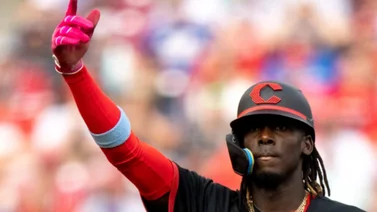 MLB: ¡A ritmo de récord! Elly De La Cruz le roba "hasta la cartera" al catcher de los Dodgers (+video)