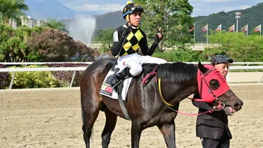Aprendiz consigue sus primeras victorias como jockey en La Rinconada