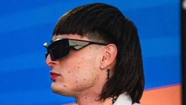 Este es el origen del particular corte de cabello de Peso Pluma