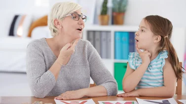 ¿A qué edad empiezan a hablar con fluidez los niños?