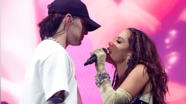 ¿Peso Pluma y Anitta siguen su cable pelao’? Filtran video de la cantante desnudándose frente al mexicano