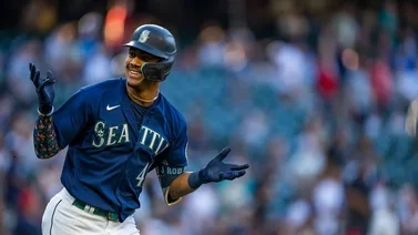 MLB: ¡Único! Julio Rodríguez utilizaría este peculiar bate para intentar levantar sus números para los Marineros (+Video)