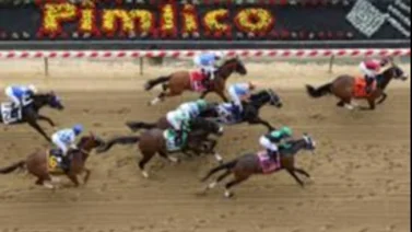 Jockey venezolano gana y se acerca a la punta del meeting