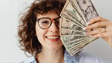 Descubre cómo romper creencias limitantes sobre el dinero y alcanzar la prosperidad Descubre cómo romper creencias limitantes sobre el dinero y alcanzar la prosperidad