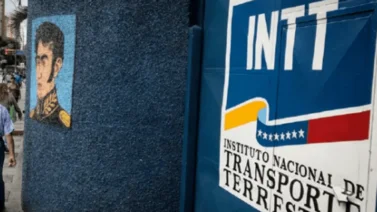 ¿Cómo tramitar traspasos de vehículos ante el INTT y Saren?