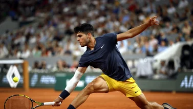 ¡Claro candidato! Carlos Alcaraz derrota a de Jong y clasifica a la tercera ronda del Roland Garros