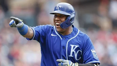 MLB: ¡Inmenso! Salvador Pérez llega al doble dígito de bambinazos (+video)