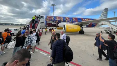 ¡Lo más insólito! Madridistas viajan a la final de la Champions en un avión del Barcelona (+video) ¡Lo más insólito! Madridistas viajan a la final de la Champions en un avión del Barcelona (+video)