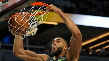Rudy Gobert logra un histórico doble-doble para igualar a estos dos jugadores legendarios 
