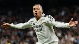 Mbappé celebra el anuncio de Trent Alexander Arnold