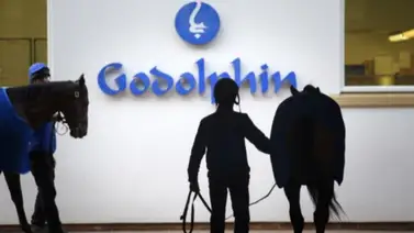 Mira cómo los líderes de Emiratos Árabes celebran el triunfo del Godolphin Mira cómo los líderes de Emiratos Árabes celebran el triunfo del Godolphin