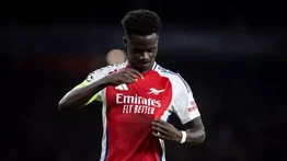 Bukayo Saka igualó récord de goles ingleses en Champions 