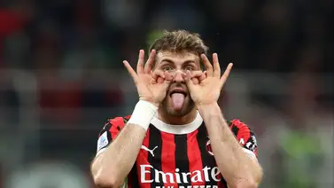 Santi Giménez se convierte en héroe del Milan en una noche mágica Santi Giménez se convierte en héroe del Milan en una noche mágica