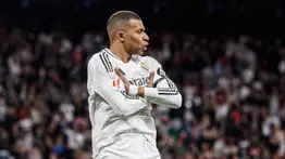 Kylian Mbappé sigue en racha y no perdona al Barcelona en el Clásico (+Video)