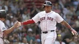 MLB: Rafael Devers explota con el madero desde sus comentarios sobre jugar en 1B. ¿Saldrá de Boston?